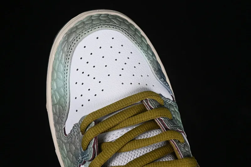 All Categories Nk SB Dunk Series Nk SB Dunk Low Low-top sneakers C version Alexis Sablone x Nk SB Dunk Low Reptile SB low-top casual sneakers HJ3386-300
